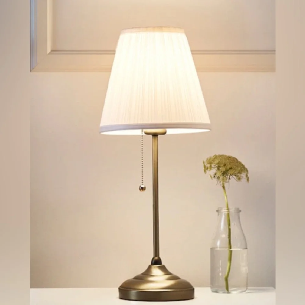 NWT ÅRSTID Table lamp, brass/white.